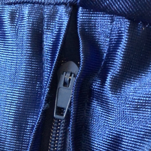 Unisex blue graduation gown - Picture 4 of 6